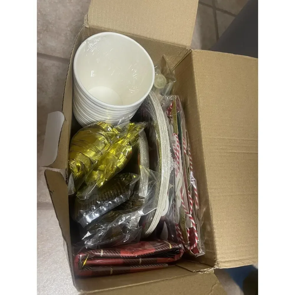 Christmas Party Pack with Decorations and Plates Serves‎ 16 Tablecloth Cutlery…